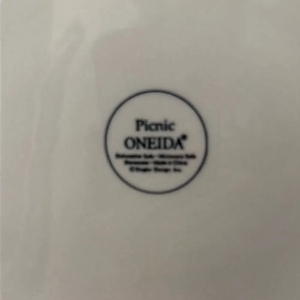 Picnic Oneida White Geometric Dinnerware Serving Platter Plate 12 1/4 In Round